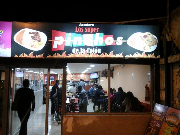 Asadero &quot;Los super pinchos de la Colón&quot;